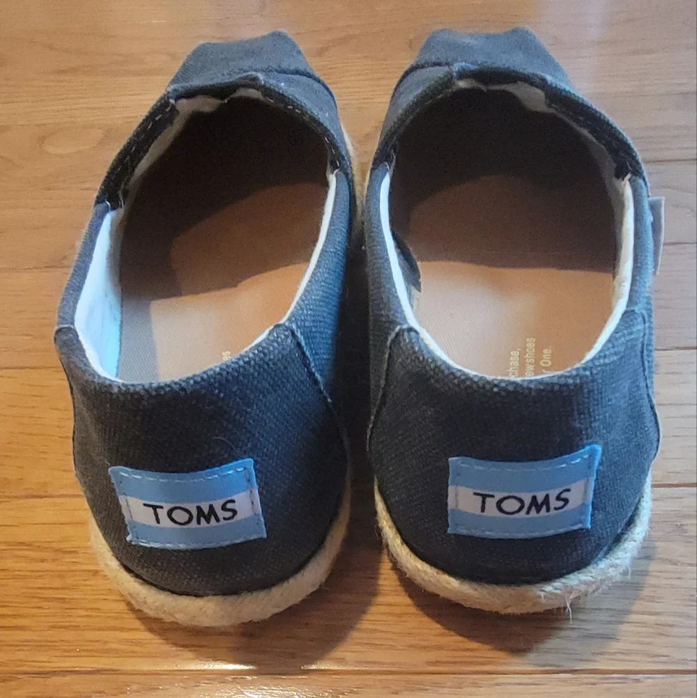 TOMS Women’s Classic Espadrille Slip-On – Black